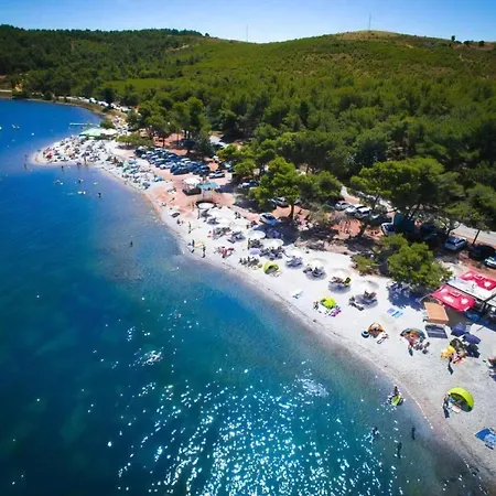 펜션 Strandhaus Ive Mit Whirlpool Und Schwimmbad *