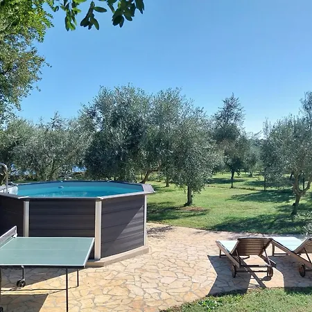 Strandhaus Ive: Beachfront Oasis With Whirlpool And Olive Grove * Pula